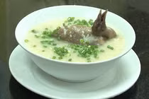 Cách nấu cháo chim bồ câu hạt sen cho trẻ tăng cân