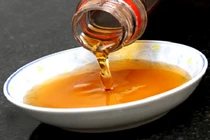 Cách phân biệt nước mắm thủ công và công nghiệp cực hay 