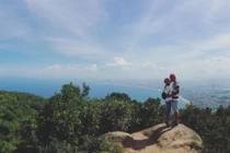 Cuối tuần chưa biết đi đâu, leo đỉnh Bàn Cờ đón gió biển Đà Nẵng