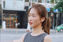 Hot girl Khả Ngân xinh hết phần người khác dù bị chụp trộm 