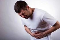 Chủ quan với dấu hiệu đau bụng, 32 tuổi đã bị ung thư giai đoạn cuối