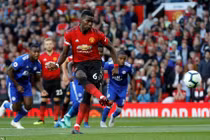 Pogba lập công, MU thắng hú vía trận khai màn