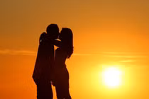 Hãy chú ý xem bạn có quá luỵ tình trong tình yêu không