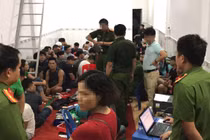 Trăm cảnh sát triệt phá sới bạc ‘khủng’ ở Sài Gòn 