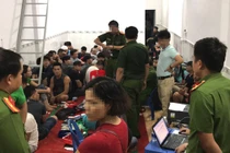 Trăm cảnh sát triệt phá sới bạc ‘khủng’ ở Sài Gòn 