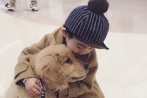 Cư dân mạng thích thú với tình bạn đẹp như mơ của chú chó cưng và nhóc tì 