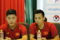 Xuân Trường hay Văn Quyết xứng đáng đeo băng đội trưởng Olympic Việt Nam?