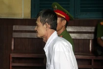 Vợ che giấu, “chi viện” cho kẻ giết chồng mình 