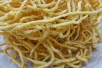 Video: Cách làm mì cọng chiên giòn rụm 