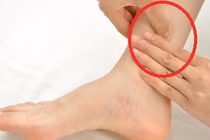 Video:Trẻ hơn được 10 năm nếu bạn dành 15 phút bấm huyệt này