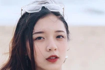 Hot girl Báo chí gây sốt trên mạng có gì đặc biệt?