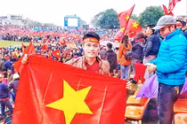 Thầy giáo Hải Phòng dùng tên Quang Hải, Tiến Dũng làm mã đề thi Vật lý