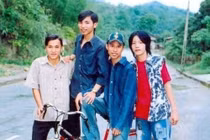 Thanh xuân dữ dội của 9X đời đầu với tóc Đan Trường, quần ống loe