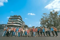 Chụp ảnh kỷ yếu thôi chưa đủ phải bá đạo độc đáo như thế này đây