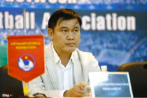 Vì sao bầu Đức, bầu Tú chung tay dẹp loạn ban trọng tài?