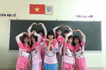 Đồng phục Hello Kitty của cô trò Vĩnh Long gây chú ý trên mạng