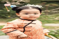 Tiểu phi tần "Ngụy An Lạc" phiên bản nhí khiến dân mạng điêu đứng vì quá dễ thương