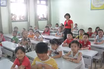  Hà Nội: Chen chúc 70 học sinh trong một lớp