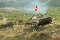 Mục kích xe tăng, bộ binh Sư đoàn 395 tiến công diệt địch