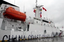 Lên tàu Cảnh sát biển Trung Quốc đang thăm Hải Phòng