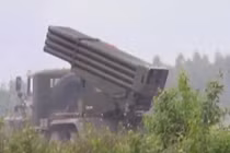 Mục kích pháo phản lực BM-21, tăng T-54 Việt Nam khai hỏa