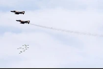 Hãi hùng cảnh máy bay chiến đấu Iran “vùi dập” kẻ địch