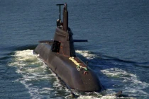 Nhìn từ trên xuống tàu ngầm điện-diesel “khủng” nhất châu Âu