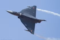 Ấn Độ chào hàng VN tiêm kích Tejas thay MiG-21?