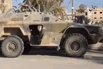 Tiết lộ xe bọc thép Nga bị IS tóm sống ở Palmyra