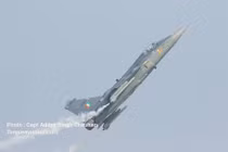 Mãn nhãn Không quân Ấn Độ duyệt binh trên trời