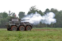 Thán phục xe tăng bánh lốp do Indonesia chế tạo