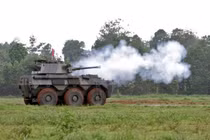 Thán phục xe tăng bánh lốp do Indonesia chế tạo