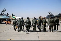 Kinh ngạc cảnh Không quân Iran triển khai tập trận lớn