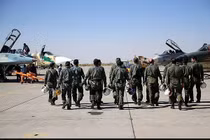 Kinh ngạc cảnh Không quân Iran triển khai tập trận lớn