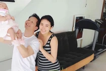 Phan Như Thảo khoe cận mặt con gái một tháng tuổi