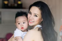 Ca sĩ Vy Oanh khoe con trai kháu khỉnh cực đáng yêu