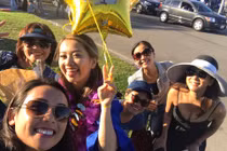 MC Kỳ Duyên tuổi U60 mặc như gái 18 dịp con tốt nghiệp