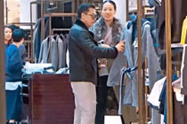 Chân Tử Đan kiếm hàng chục triệu USD, mua sắm vẫn để vợ trả tiền?