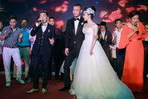 Đàm Vĩnh Hưng hát mừng đám cưới Quỳnh Nga - Doãn Tuấn