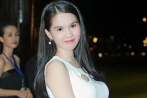 Người mẫu nội y Ngọc Trinh: Từ gái quê thành nữ hoàng