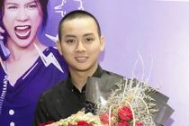 Hoài Lâm xin lỗi vì đến trễ trong buổi ra mắt “Yêu em bất chấp“