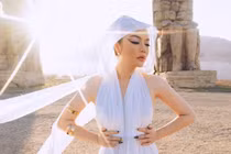 Lý Nhã Kỳ chi 1 tỷ đưa ê-kíp sang Ai Cập chụp ảnh