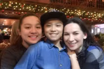Phi Nhung đón con gái ruột về VN sau hơn 20 năm