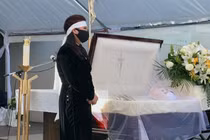 "Xót lắm khi nhìn chị Phương Loan đứng bơ vơ bên anh Chí Tài"