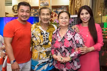 Lý Hùng, Lý Hương tổ chức tiệc mừng thọ NSND Lý Huỳnh