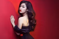 Hành trình nỗ lực vượt tiếng xấu của Hoàng Thùy Linh