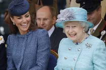 Soi túi tiền khổng lồ của các hoàng gia