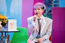 Đức Phúc ra mắt sách, kể chuyện "đập mặt làm lại"