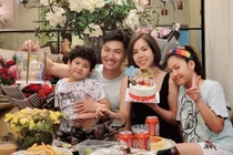 Mạnh Trường khoe ảnh hạnh phúc mừng sinh nhật vợ