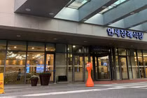 Địa điểm tổ chức tang lễ Sulli vắng lặng, không bóng người